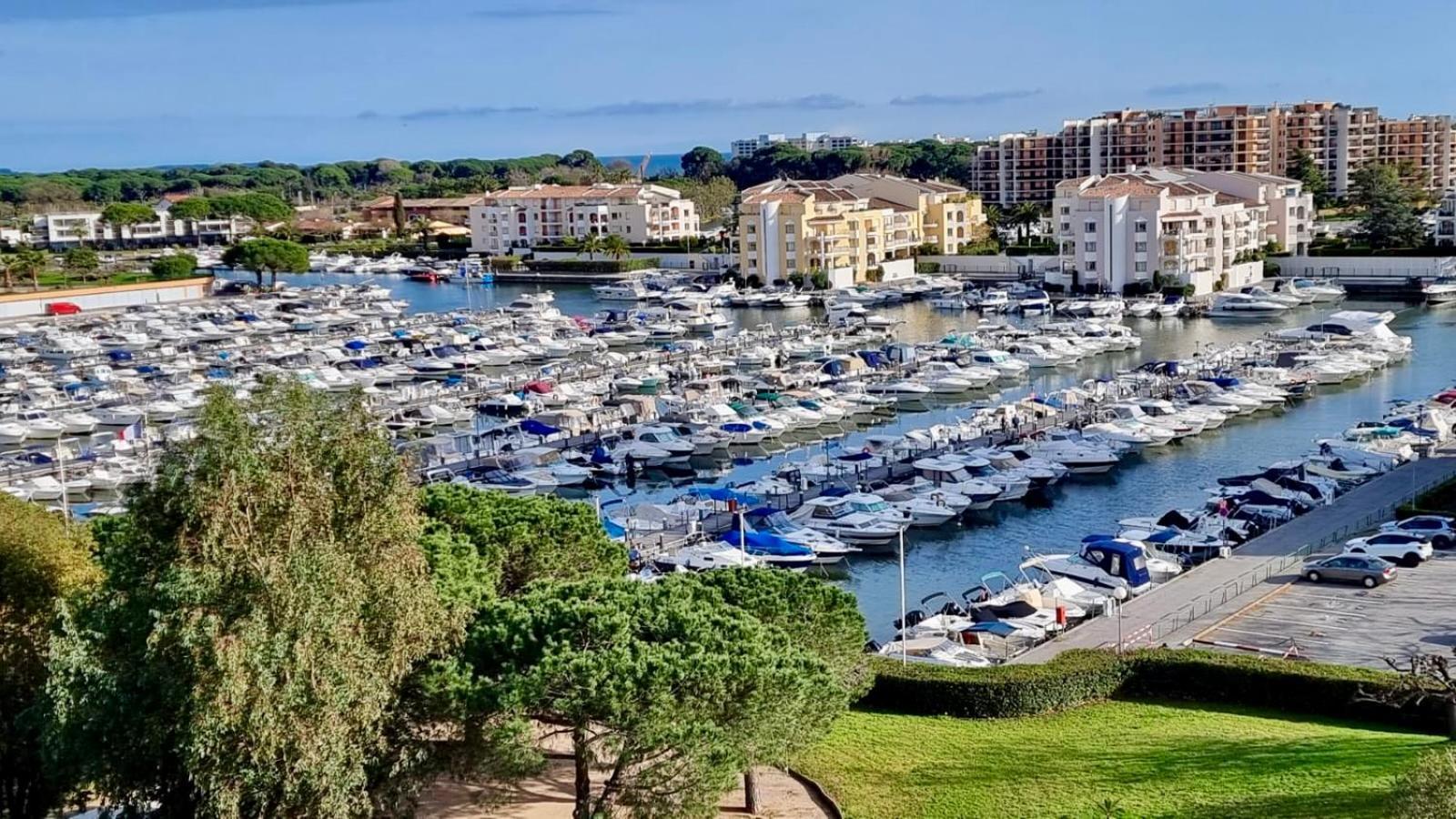 Avec Vue Sur Marina Et - 2 Adultes Et 1 Enfant Maximum Mandelieu-la-Napoule